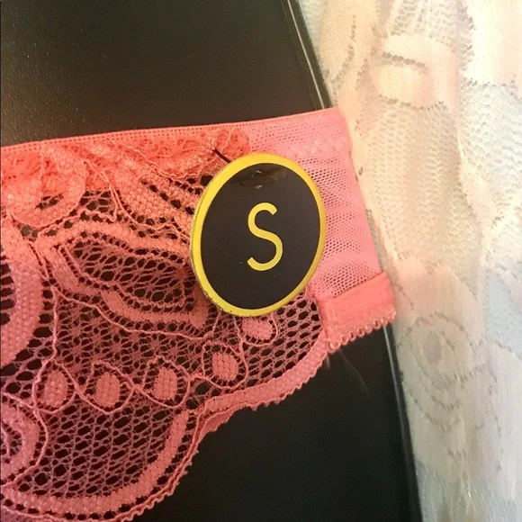 NWT Lace Bra And Panties Set- 34B - Picture 6 of 11